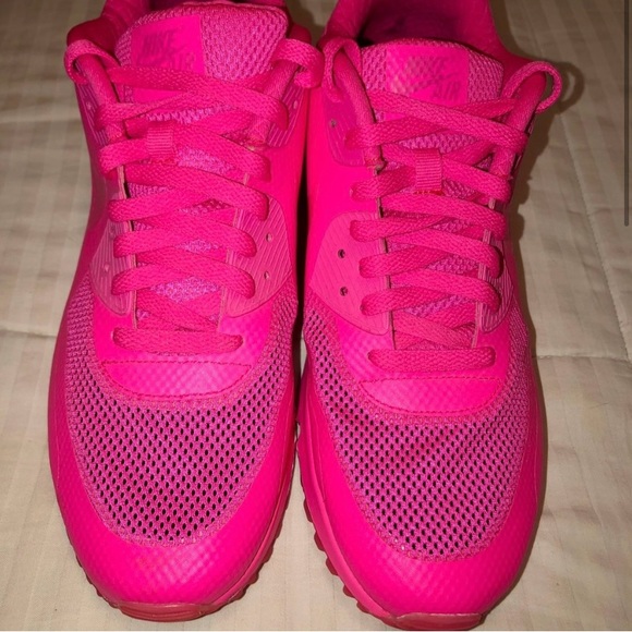 Nike id womens sneaker in good condition and gorgeous pink color. - Picture 4 of 7